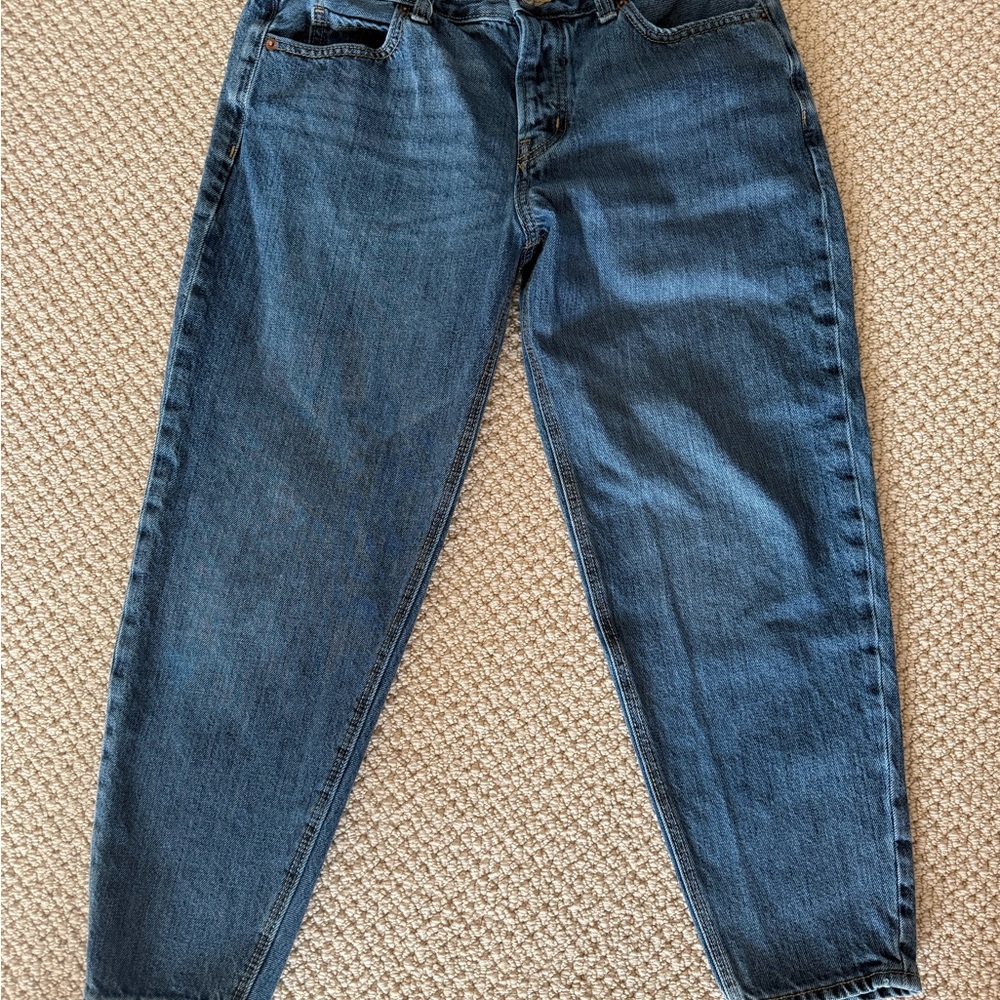 Old Navy (size 6) relaxed Slouchy Blue Women's Jeans